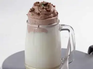 Nestlé Peppermint Crisp and Milkybar White Hot Chocolate