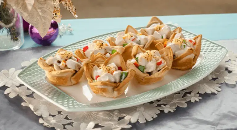 Chicken Ala King in toast bread cups