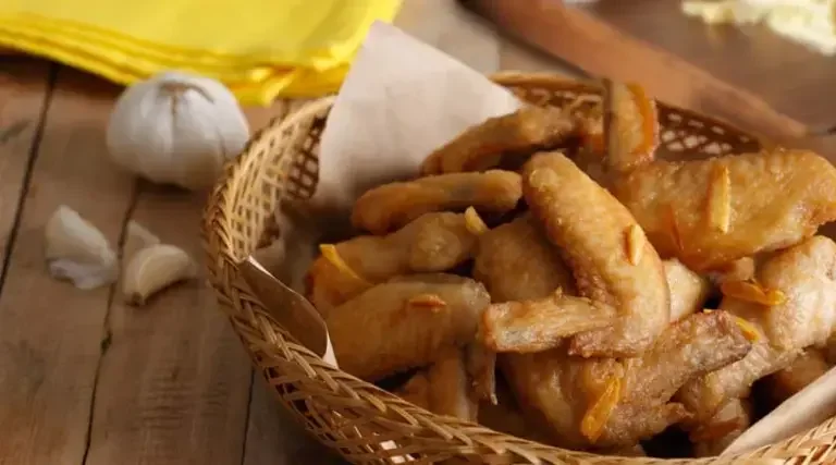 Garlic and Butter Fried Chicken Wings Main