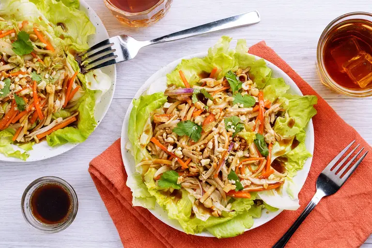 Oystar Asian-Style Salad (Chicken and Lettuce)