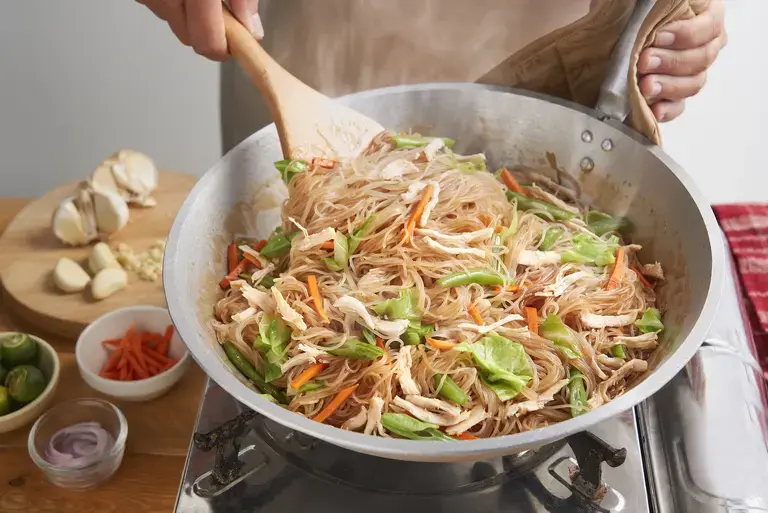 Chicken Bihon Guisado