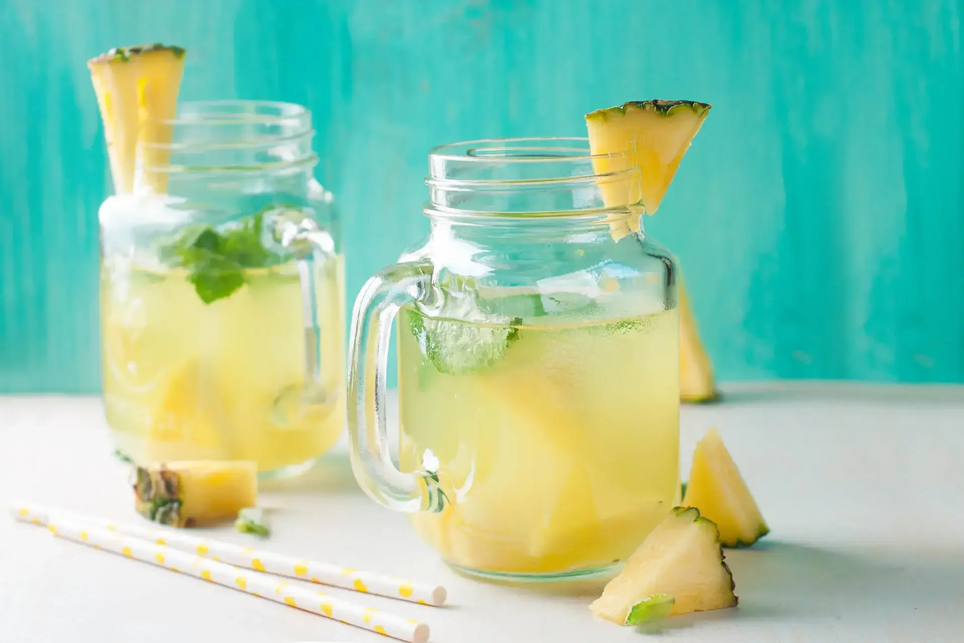 Flavored Water with Lemongrass and Pineapple