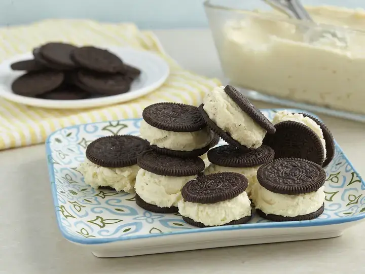Creamy Frozen Oreos