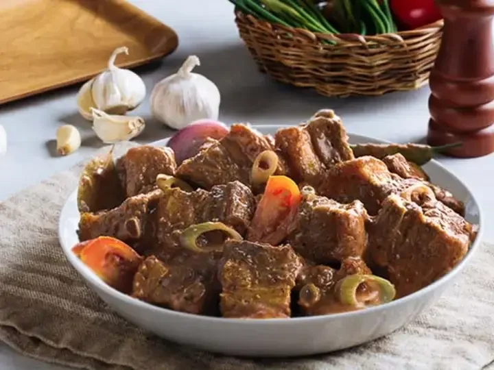 Binagoongang Lechon Kawali sa Gata Main