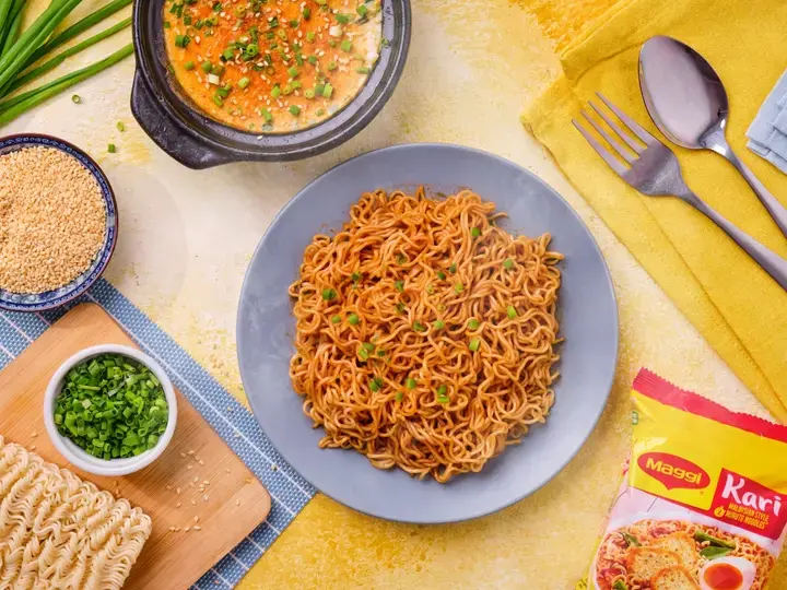 Instant Pansit Canton-style Kari
