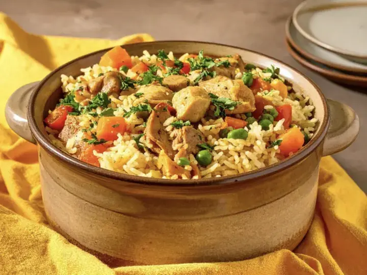 One-pot Chicken and Rice (chicken cube)