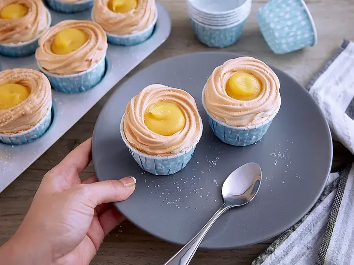 Brazo de Mercedes Cups