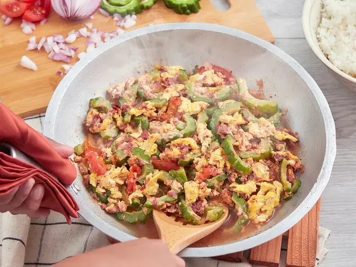 All-in-Onederful Ginisang Ampalaya at Corned Beef