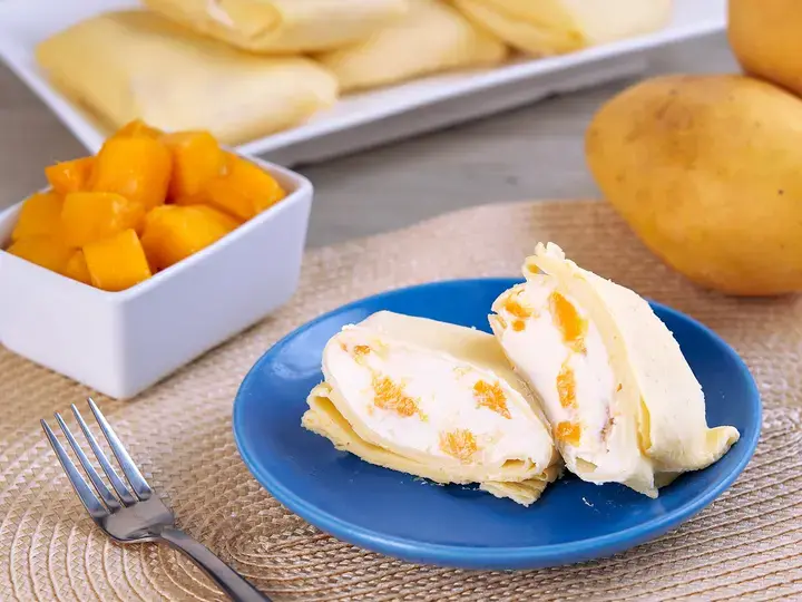 Creamy Mango Pillow Crepes