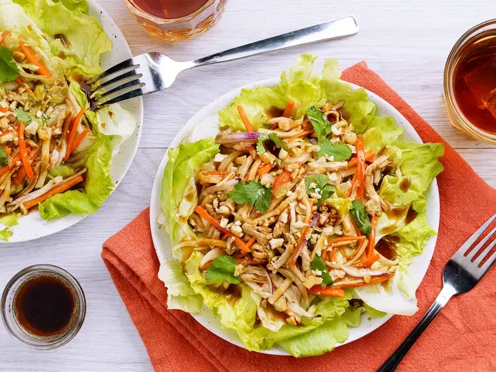 Oystar Asian-Style Salad (Chicken and Lettuce)