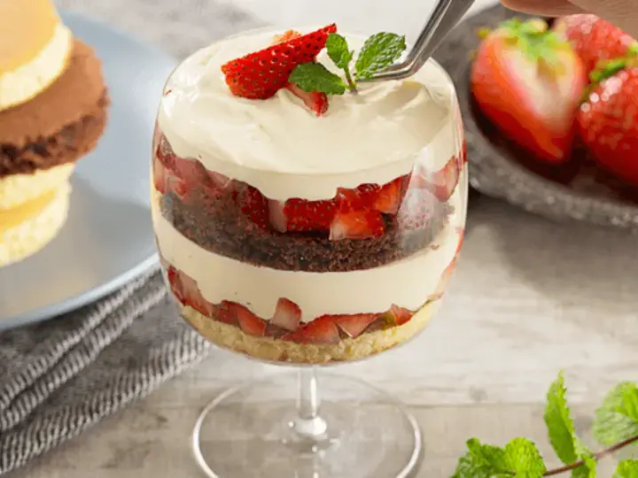 Fruity Pancakes Recipe | Create with NESTLÉ®