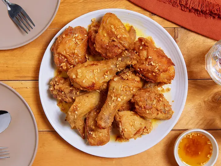 Garlic and Butter Fried Chicken Wings