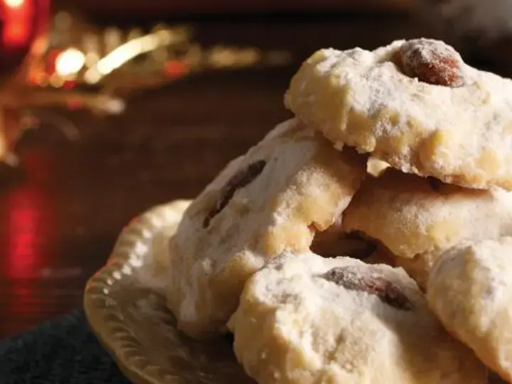 Snow-Capped Almond Cookies