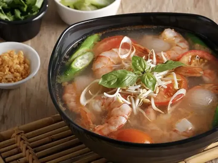 Vietnamese-Style Sour Prawn Soup Main