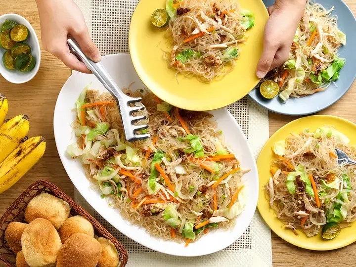 Bihon Guisado with Lechong Manok